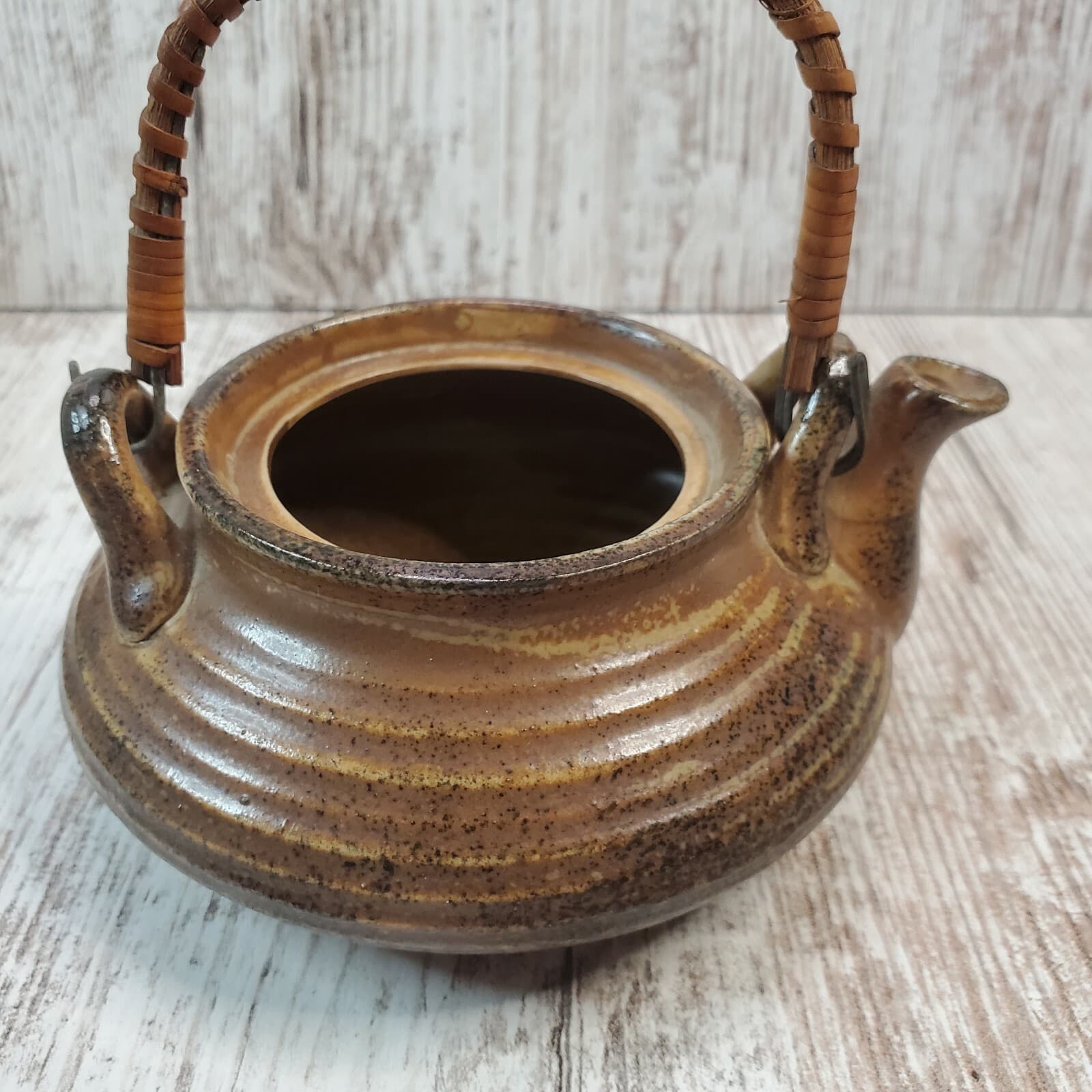 Vtg Small Pottery Teapot w/ Tea cup Lid Rattan Handle Made In Japan Stamped Logo - Thumbnail 7