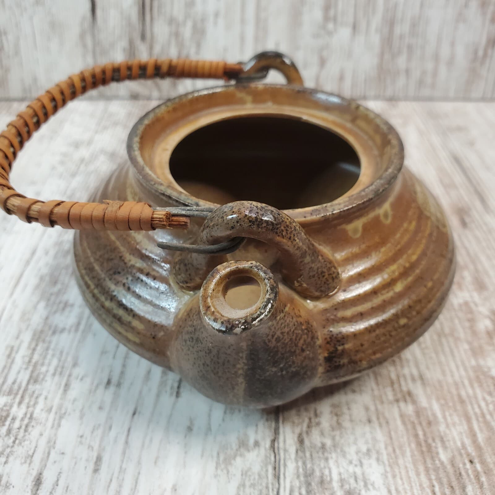 Vtg Small Pottery Teapot w/ Tea cup Lid Rattan Handle Made In Japan Stamped Logo - Thumbnail 6