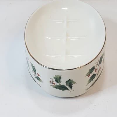 Vintage AMC NY NY Christmas Holly Berry Ceramic Bath Soap Dish Japan - Thumbnail 2