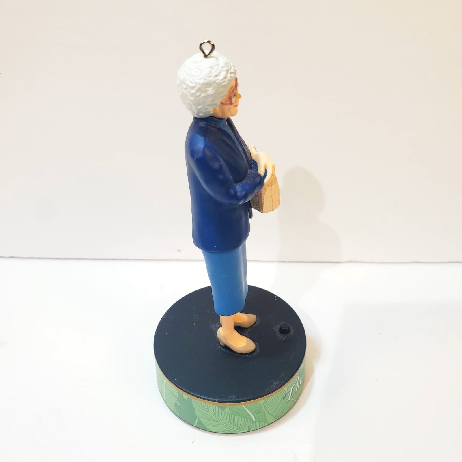 2022 Hallmark Keepsake The Golden Girls Sophia Petrillo Magic Sound Ornaments - Thumbnail 4