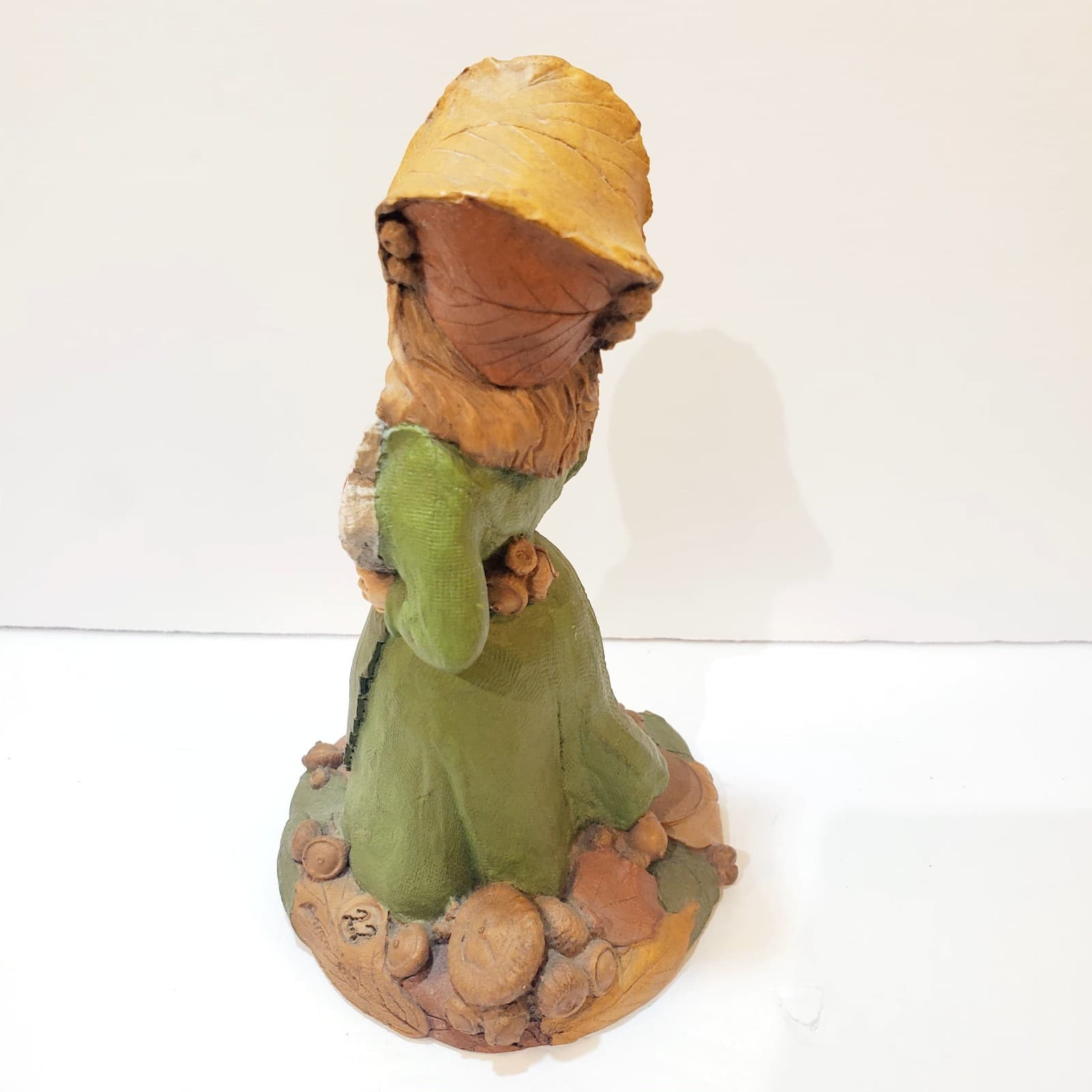 Vintage Tom Clark Clay Lady Gnome Sculpture Peg Holding Heart 1989 Figurine - Thumbnail 3