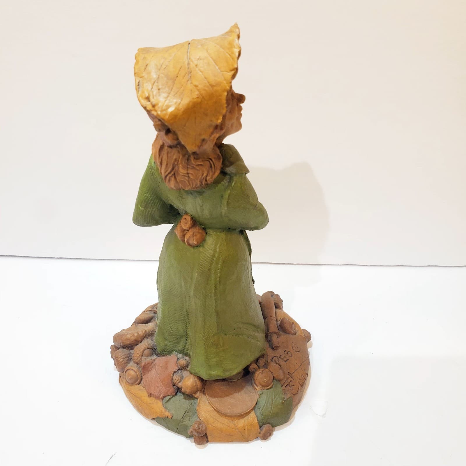 Vintage Tom Clark Clay Lady Gnome Sculpture Peg Holding Heart 1989 Figurine - Thumbnail 4