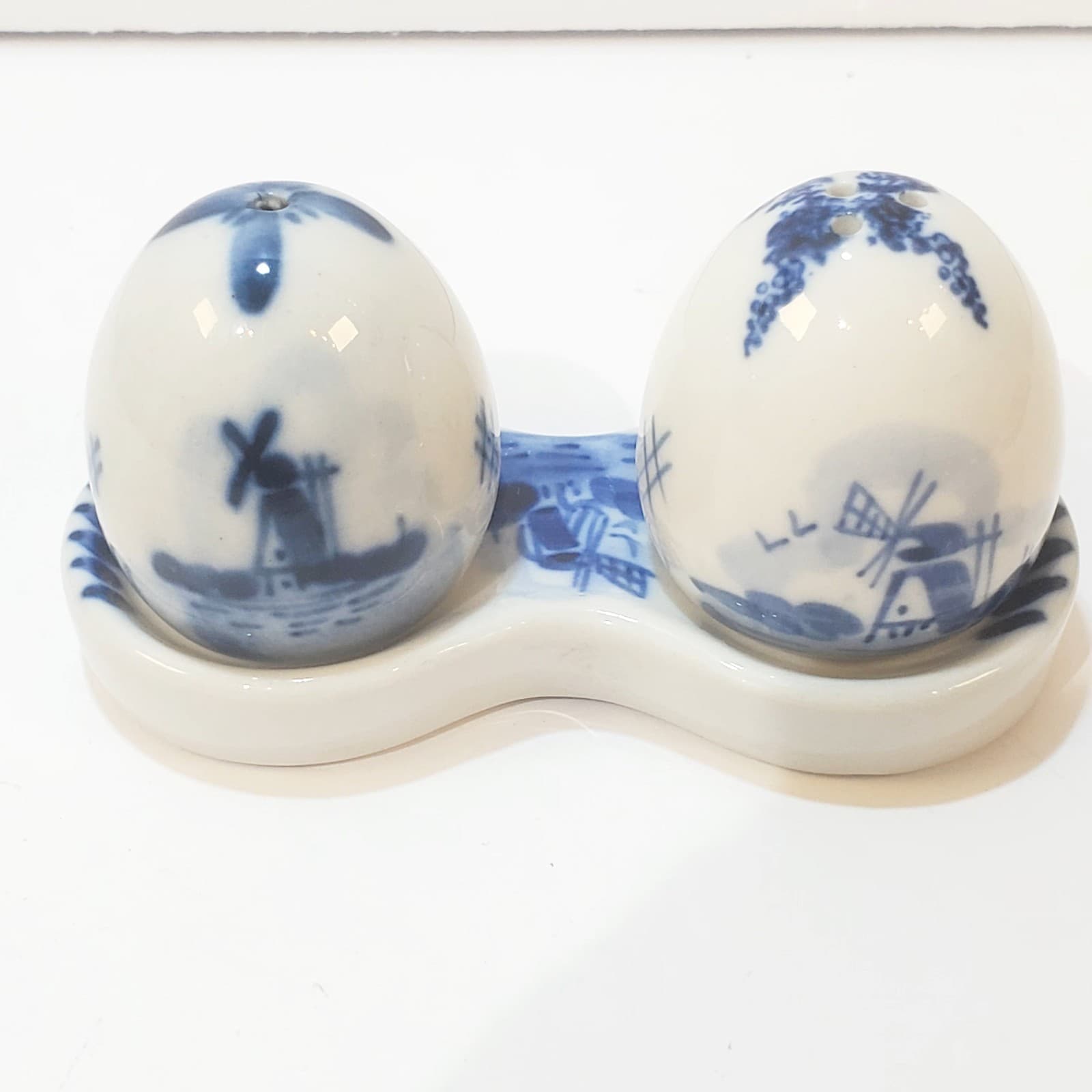 Vintage Delft Blue Hand Painted Salt & Pepper Shakers Windmills with Underplate - Thumbnail 6