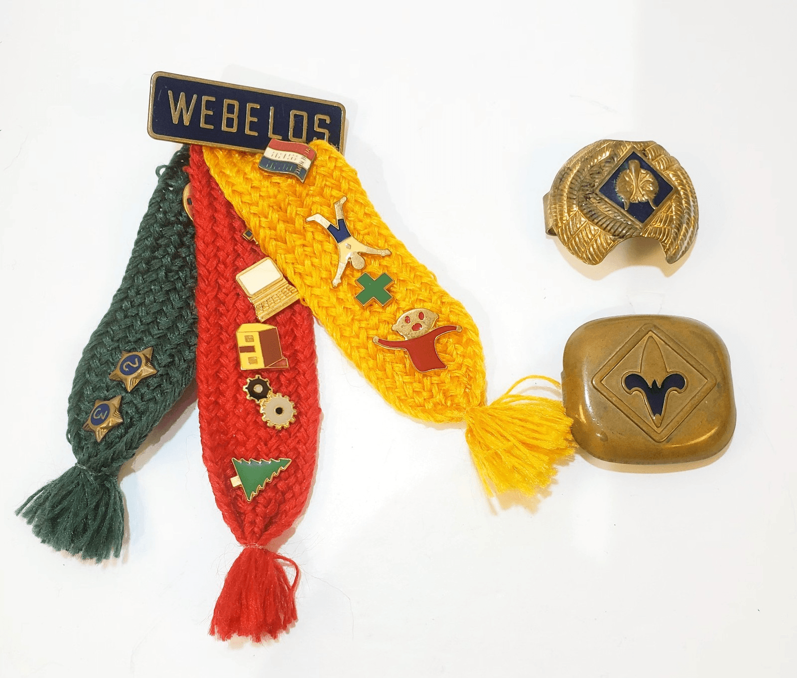 Vtg Boy Scouts BSA Webelos Tri-Color Ribbon 12 Merit Badge Pins & 2 Scarf Slides