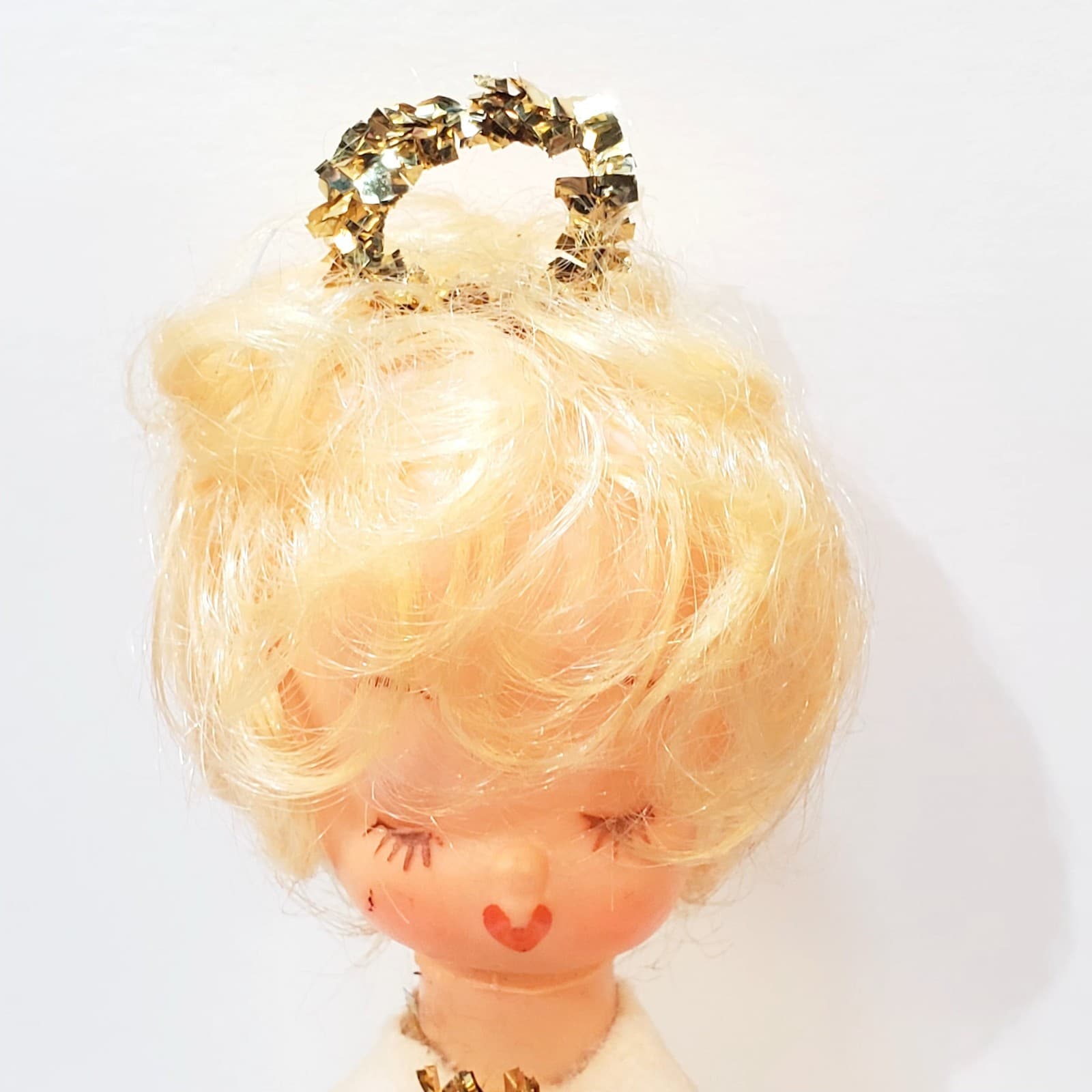 VTG Cardboard Angel w Wreath Christmas Tree Topper Rubber Face Foil Dress DAMAGE - Thumbnail 3