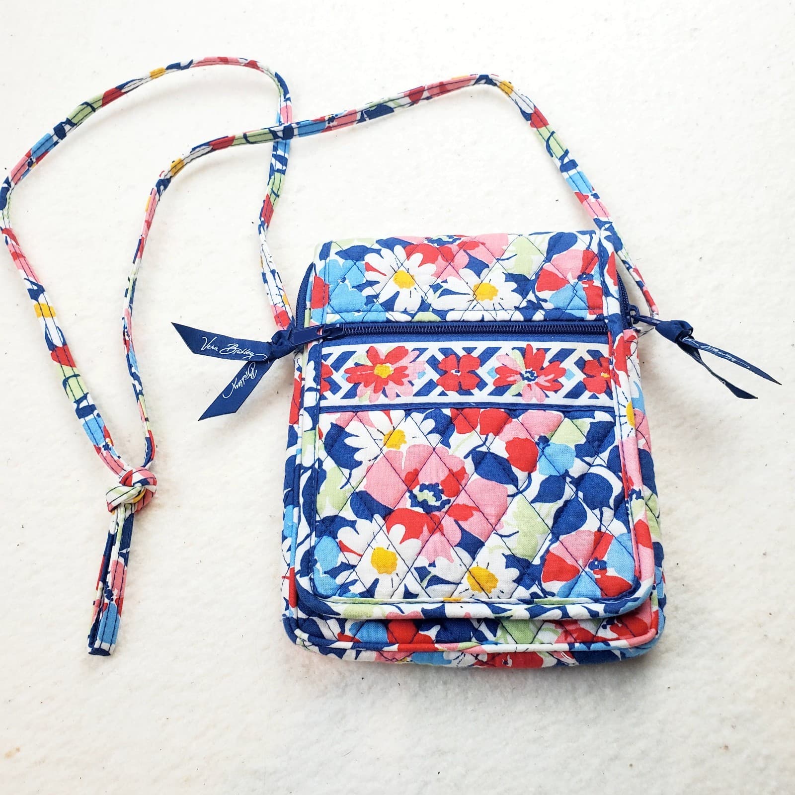 Vera Bradley Hipster Crossbody Bag Floral Pattern Red White Pink Blue 8" x 6"
