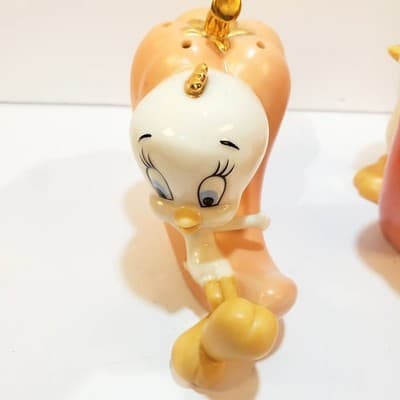 Vintage Lenox Tweety Bird with Hot Chili Peppers Salt & Pepper Shaker Set S03 - Thumbnail 5