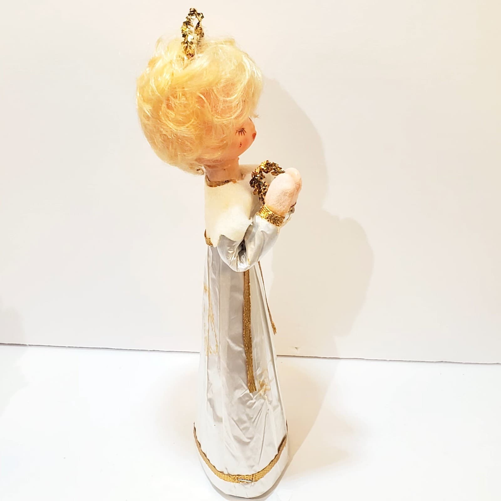 VTG Cardboard Angel w Wreath Christmas Tree Topper Rubber Face Foil Dress DAMAGE - Thumbnail 9