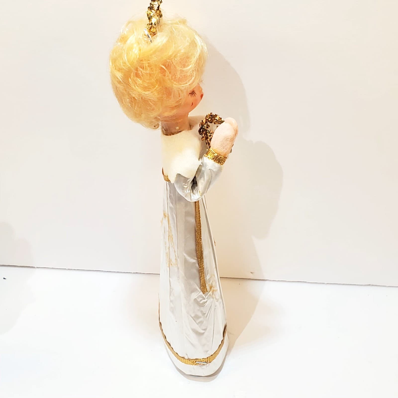 VTG Cardboard Angel w Wreath Christmas Tree Topper Rubber Face Foil Dress DAMAGE - Thumbnail 5