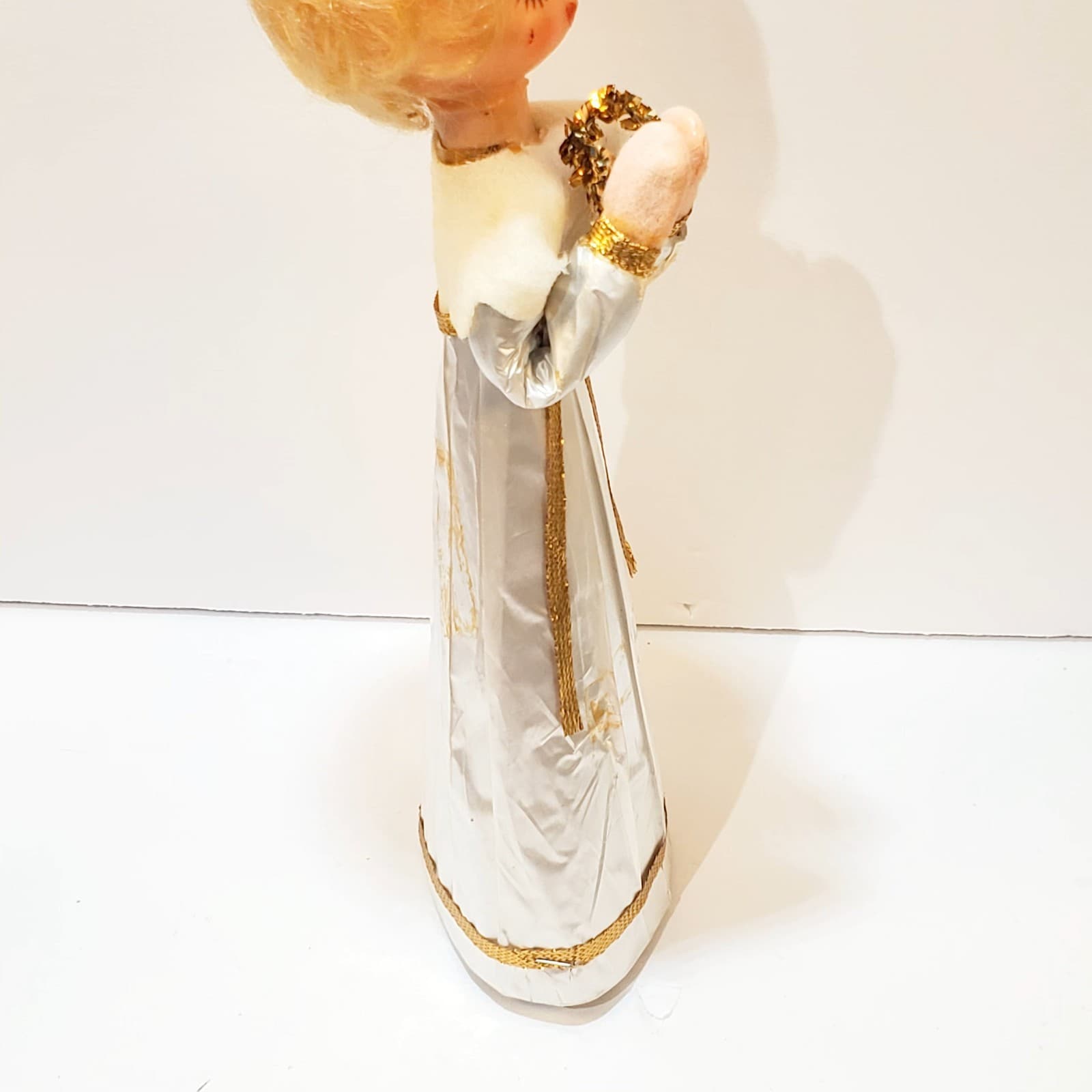 VTG Cardboard Angel w Wreath Christmas Tree Topper Rubber Face Foil Dress DAMAGE - Thumbnail 8