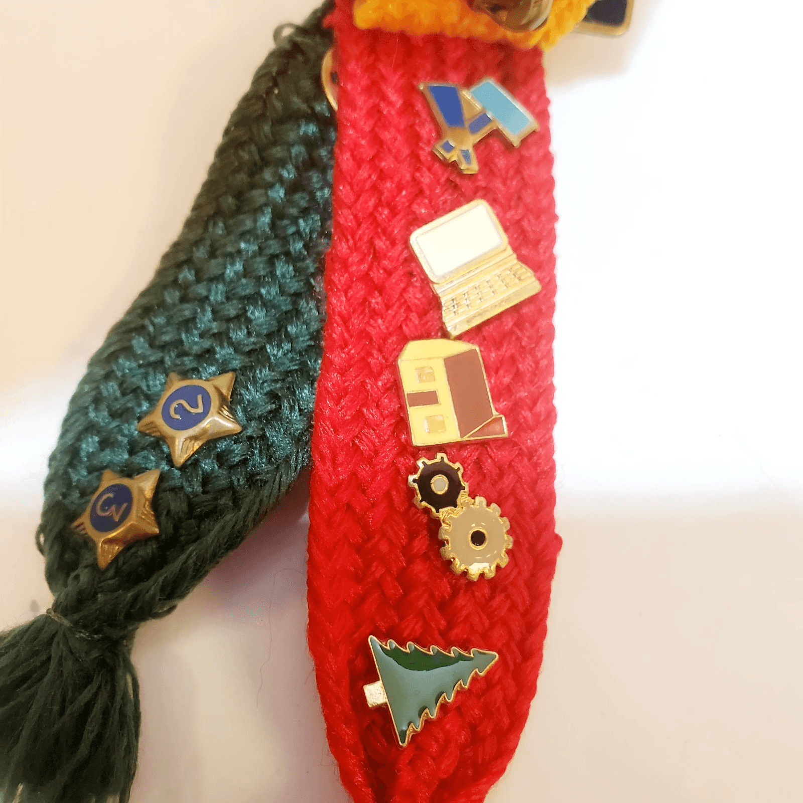 Vtg Boy Scouts BSA Webelos Tri-Color Ribbon 12 Merit Badge Pins & 2 Scarf Slides - Thumbnail 5