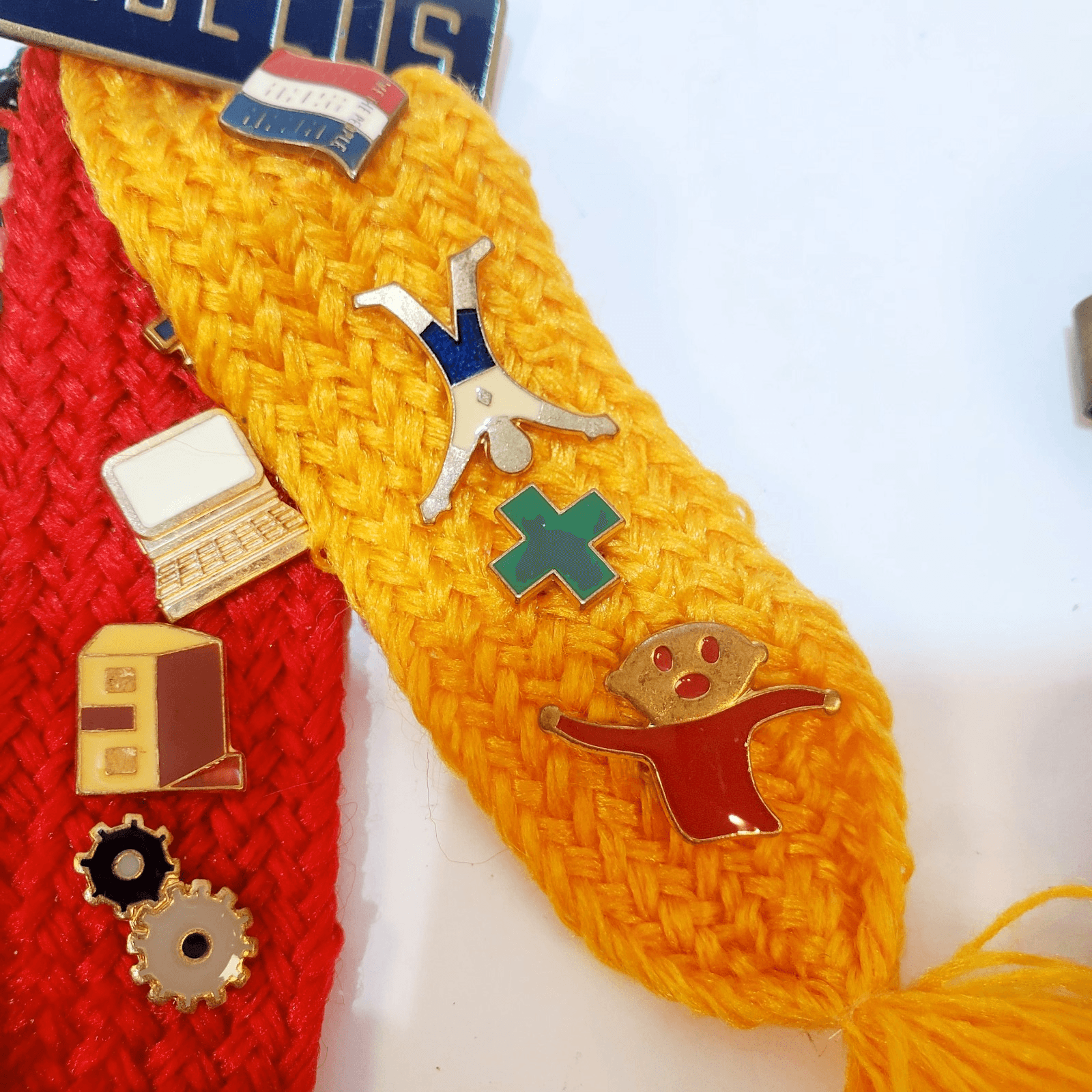 Vtg Boy Scouts BSA Webelos Tri-Color Ribbon 12 Merit Badge Pins & 2 Scarf Slides - Thumbnail 4