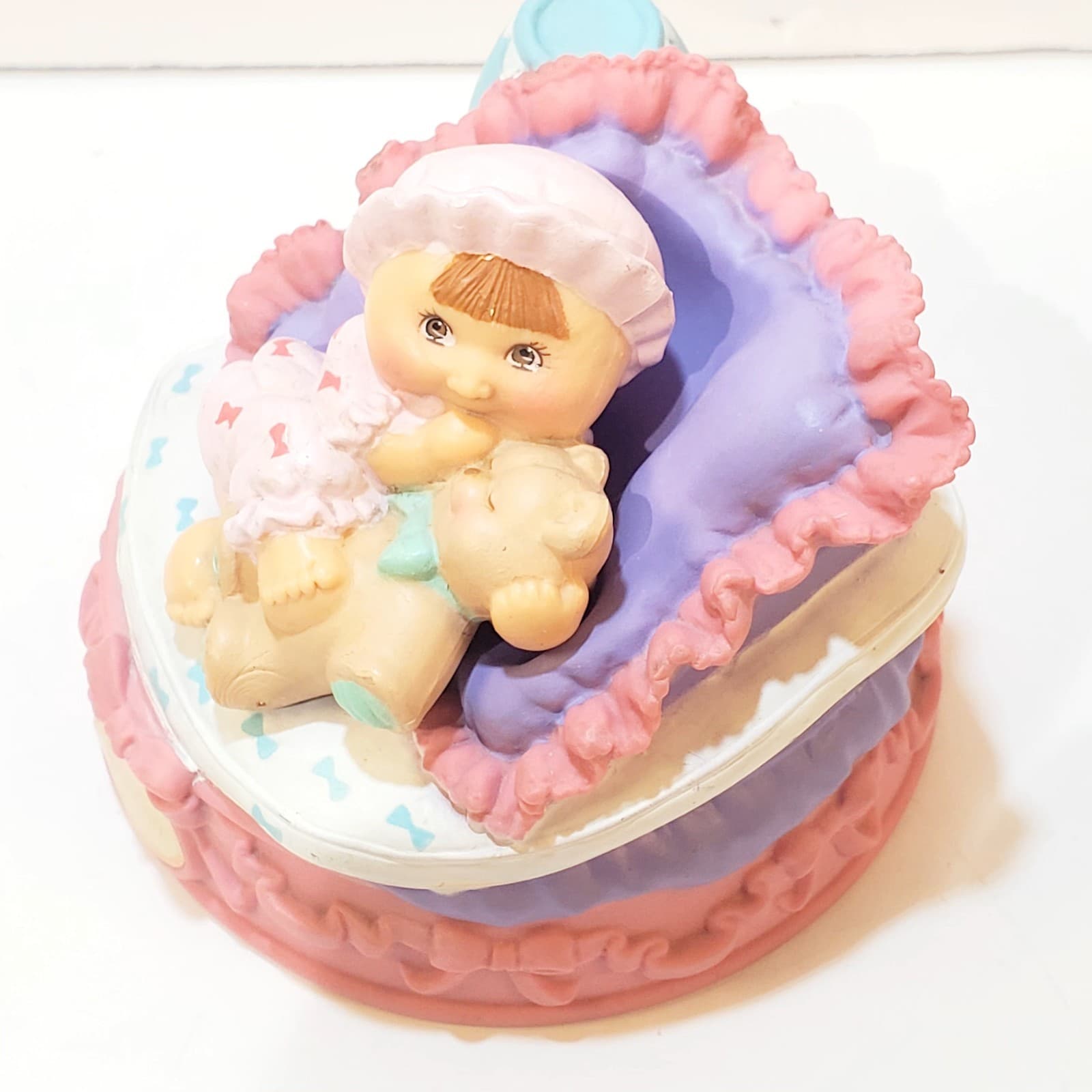 Vintage 1994 Cabbage Patch Kids PVC Figure Lois Ann on Chair Bed w/ Teddy Bear - Thumbnail 4