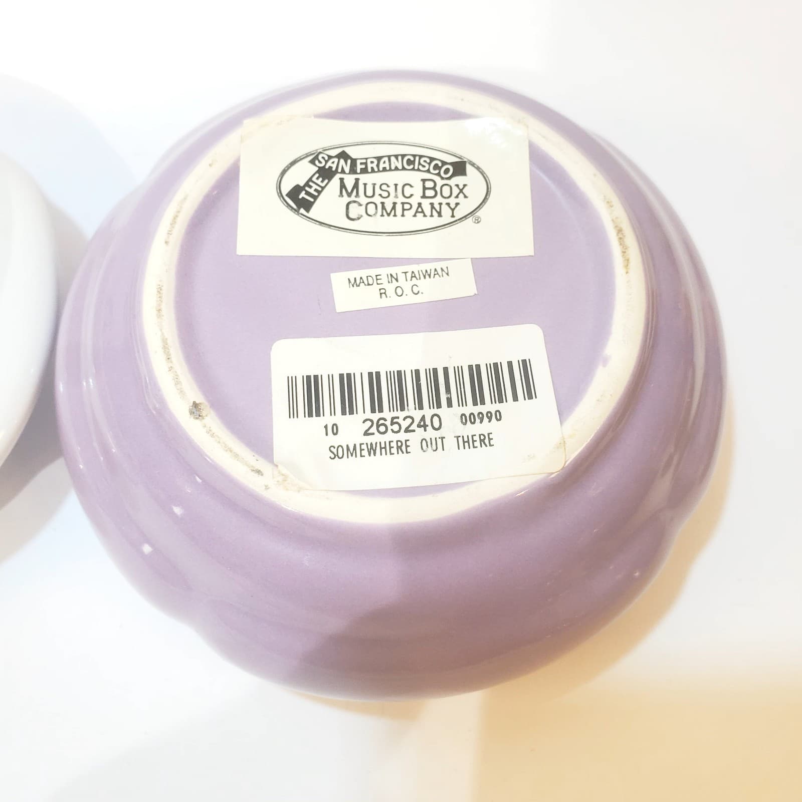 San Francisco Music Box Co Ceramic Ceramic Bowl W/Lid Somewhere Out There VIDEO - Thumbnail 5