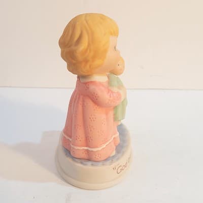Vintage AVON 1990 Tender Memories God Bless My Dolly Porcelain Figurine 3.5 inch - Thumbnail 2