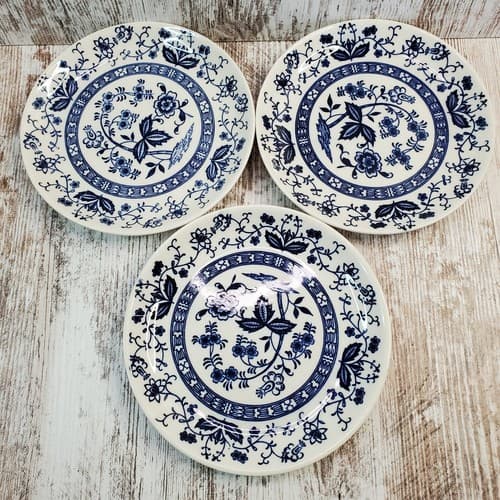 Set of 3 Blue Onion 6" Bread/Dessert Plates Blue White Floral Banner Japan