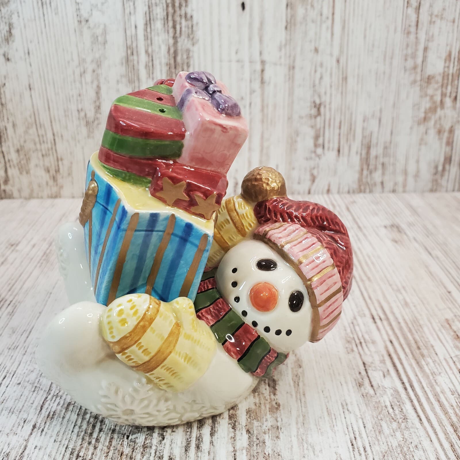 Vtg 1995 Fitz & Floyd Frosty Folks Snowman and Present Salt & Pepper Shaker Set