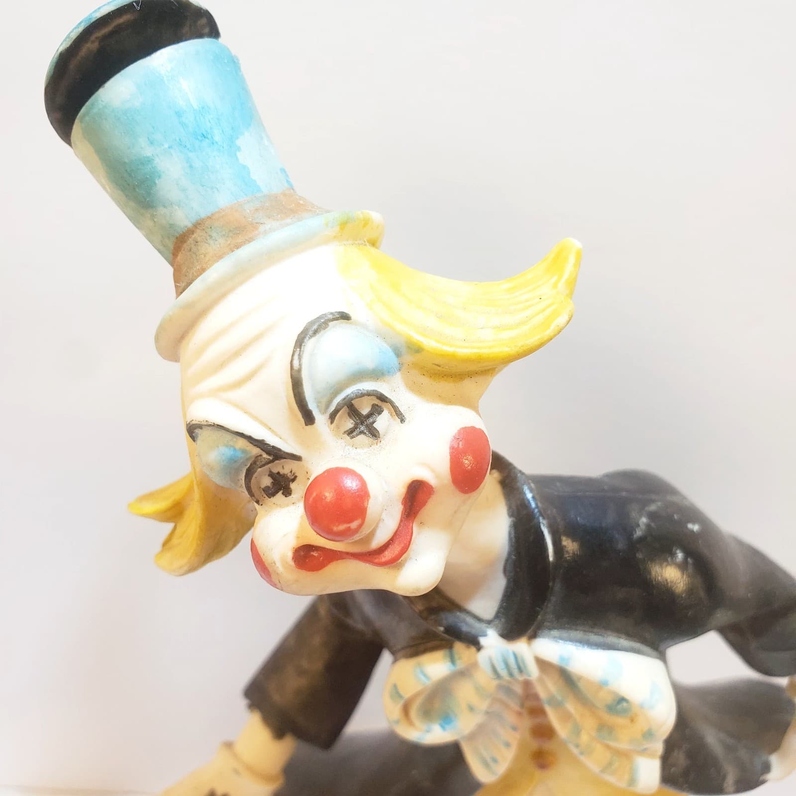 Vintage Italy Resin 9 inch Tall Bowing Clown Circus Act Figure Figurine Statue - Thumbnail 2