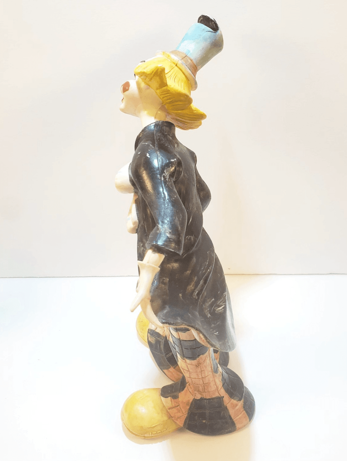 Vintage Italy Resin 9 inch Tall Bowing Clown Circus Act Figure Figurine Statue - Thumbnail 3