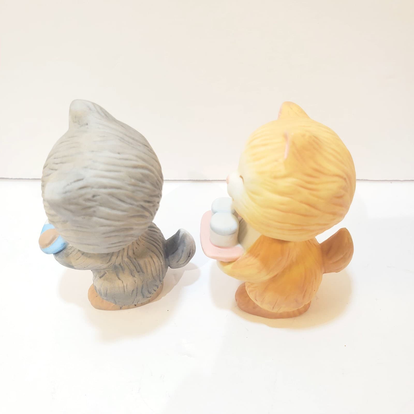 Lot of 2 Vtg Avon 1992 Porcelain Cats Animals Best Buddies Figurine Figure 2.25" - Thumbnail 2