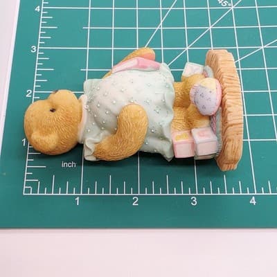 Vintage 1998 Cherished Teddies Anxiously Awaiting the Arrival Figurine #476978 - Thumbnail 6