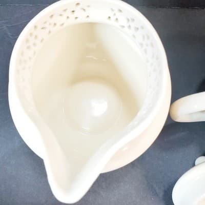 Vintage L. Godinger Co Cream Lace Reticulated Sugar Bowl with Lid & Creamer - Thumbnail 9