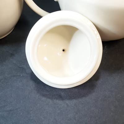 Vintage L. Godinger Co Cream Lace Reticulated Sugar Bowl with Lid & Creamer - Thumbnail 7