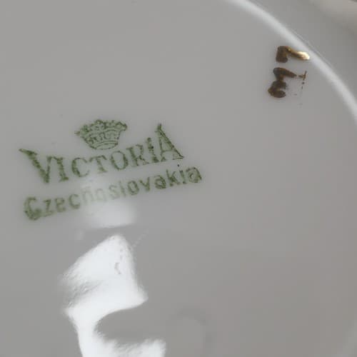 Vintage Victoria China Creamer Made In Czechoslovakia Floral Gold Scroll Pattern - Thumbnail 7