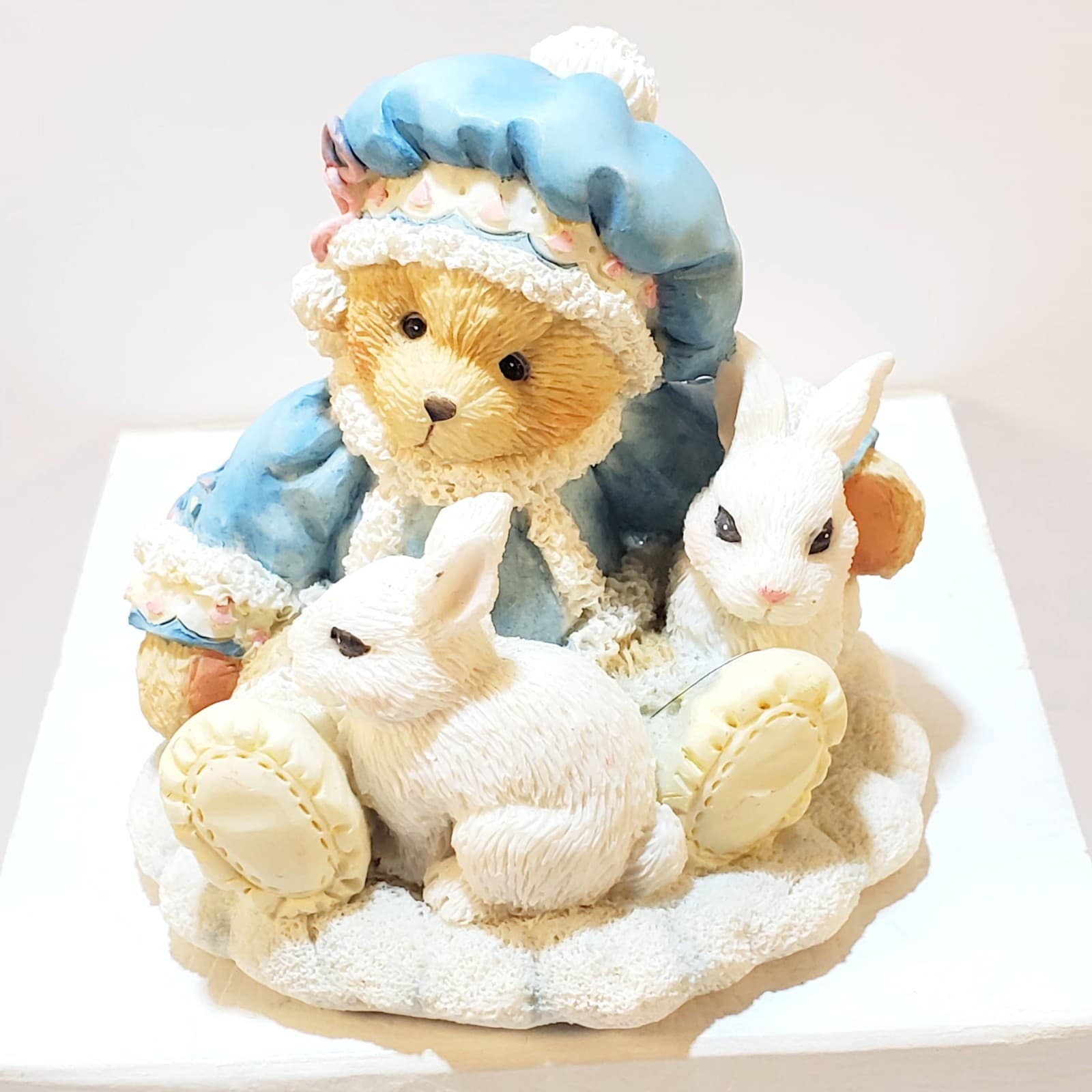 Vintage 1994 Cherished Teddies Sonja Holiday Cuddles Figurine Bears Bunnies