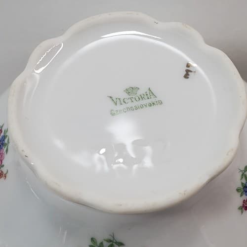 Vintage Victoria China Creamer Made In Czechoslovakia Floral Gold Scroll Pattern - Thumbnail 6