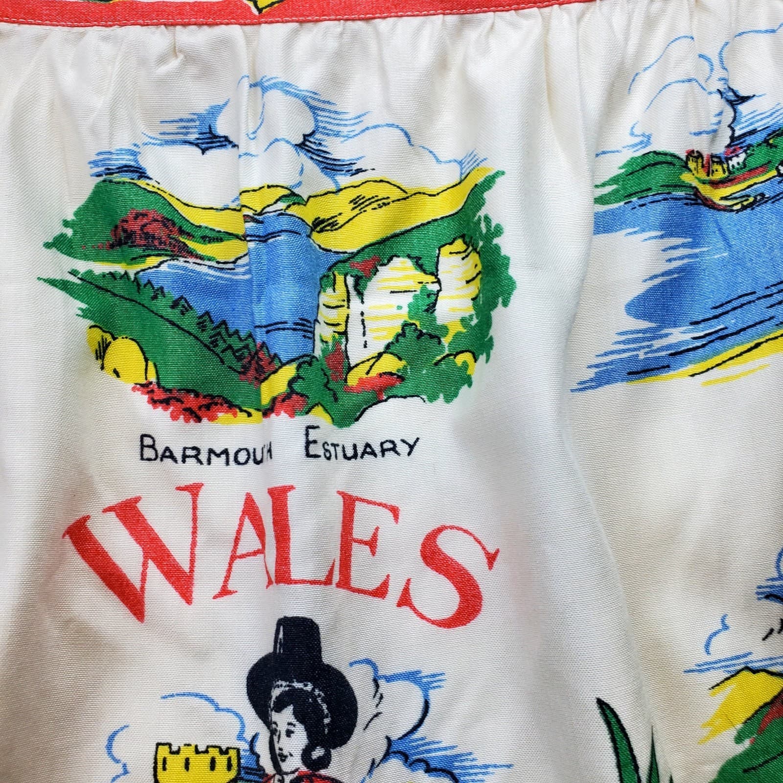 Vintage Wales Apron Souvenir Tourist Travel Protective Cover Garment Towns - Thumbnail 4