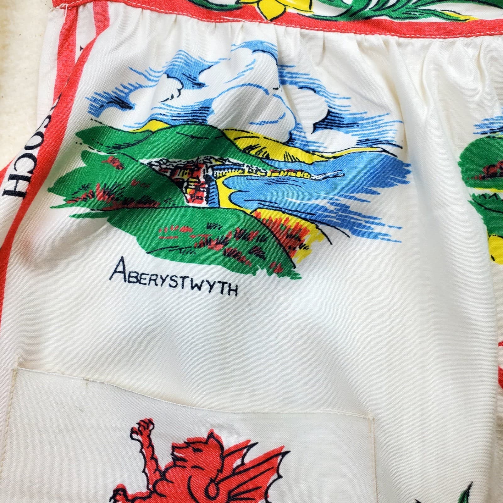 Vintage Wales Apron Souvenir Tourist Travel Protective Cover Garment Towns - Thumbnail 3