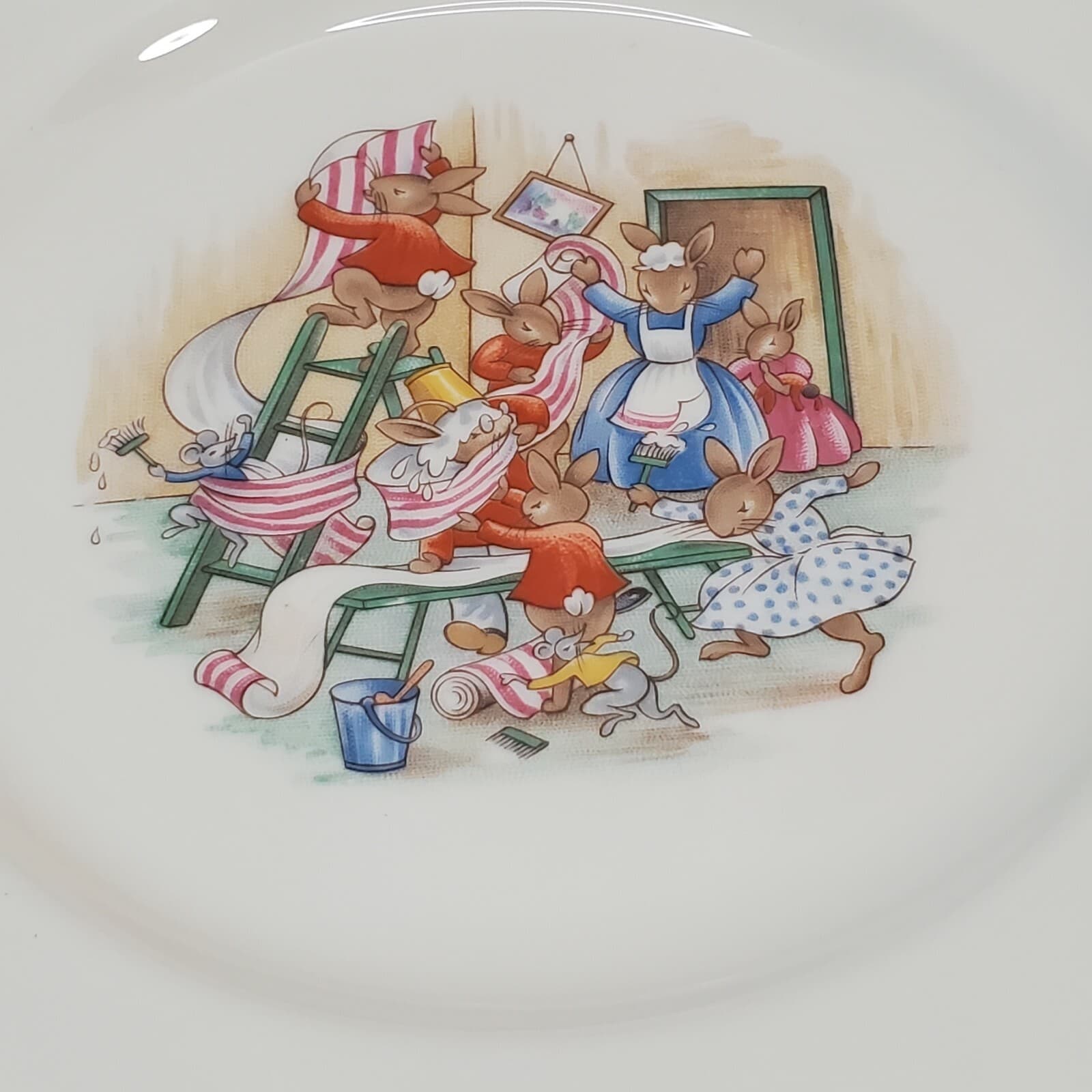 Vintage Royal Doulton 8" Bunnykins Plate Baby & Mother Bunnies Hanging Wallpaper - Thumbnail 2