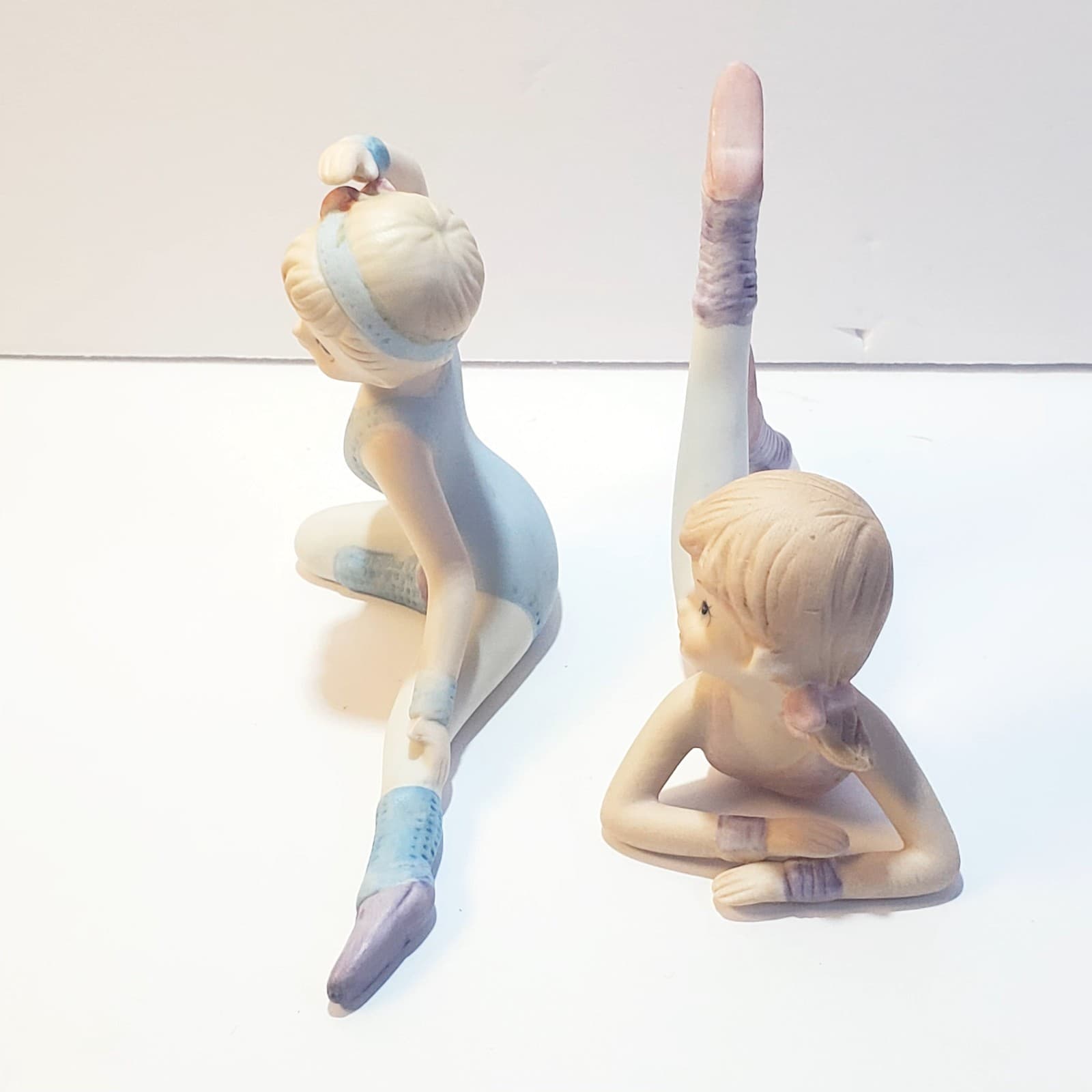 2 Vintage 1980s Homco Ballerinas Dancers Girls 1 Blue 1 Pink Figurines #1406 - Thumbnail 6