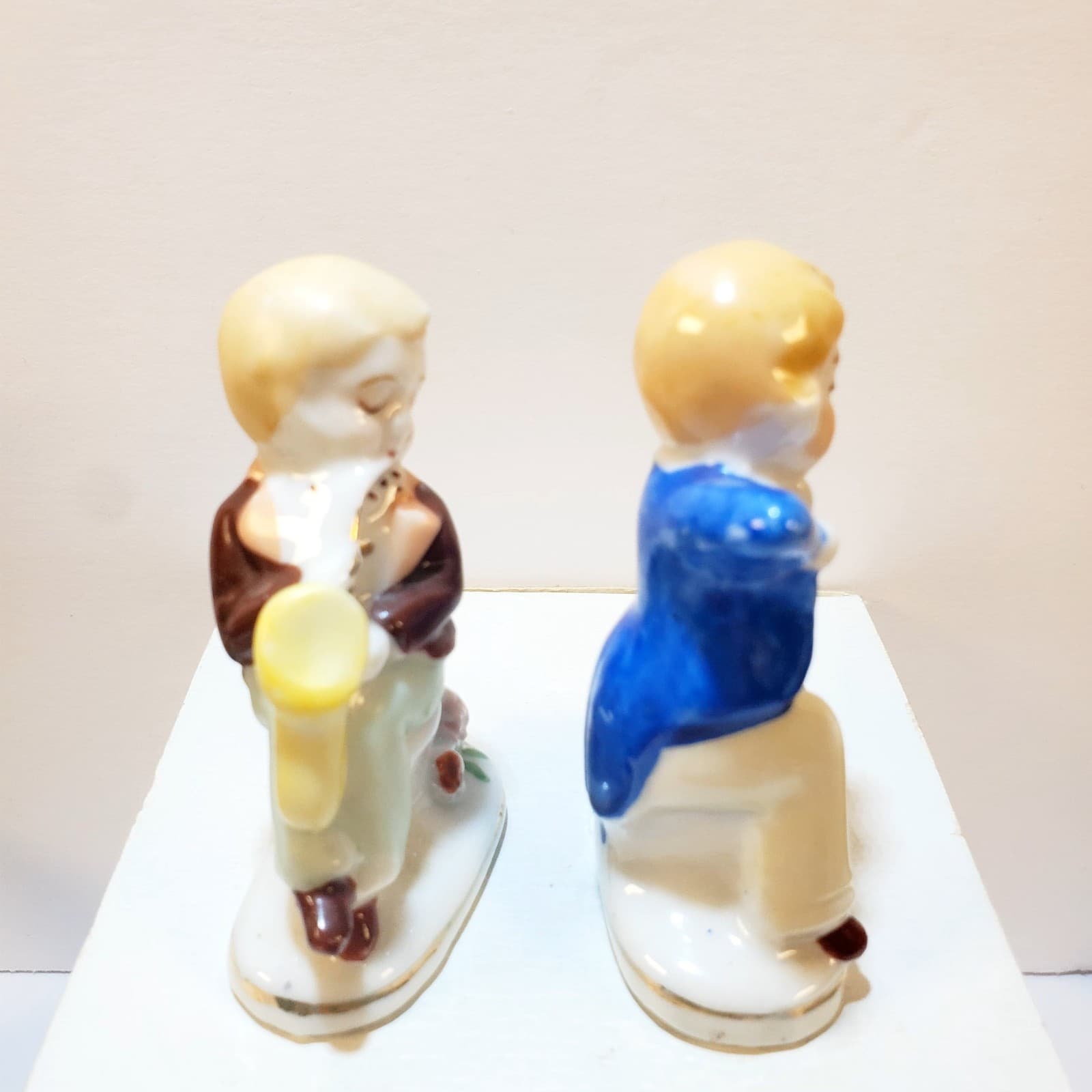 2 Occupied Japan Figurines Boy Musicians Playing Saxophone & Violin Instrument - Thumbnail 2