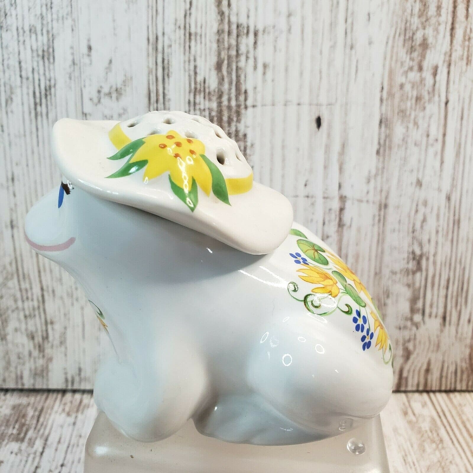 Vintage 1980 Avon Ceramic "Winking Frog" Pomander Potpourri Holder Collectible - Thumbnail 3