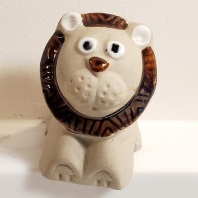 Vintage Clay Lion Beige Brown Flower Pot Figurine Pottery Small Plant Sitter 2”