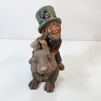 1994 Roman's Finnians Guardians of the Blarney Stone Enid Riding Bunny Rabbit
