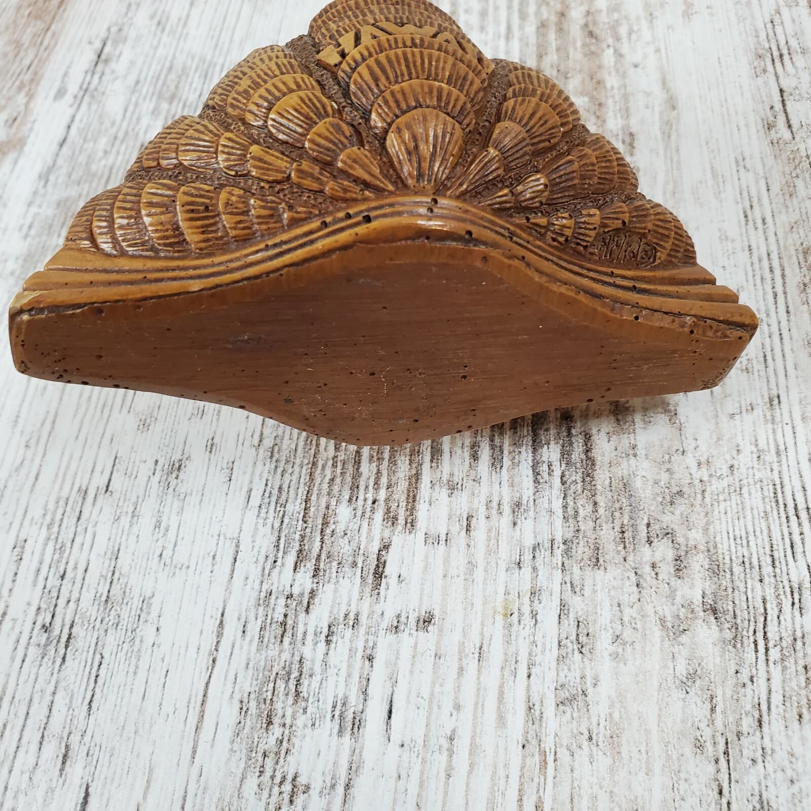 Vintage Hawaiian Lighter Syrocco Resin Wood Large Shell JAPAN HAWAII - Thumbnail 4