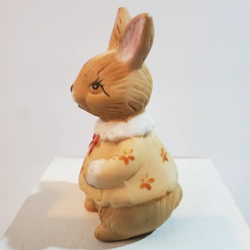 Vintage Henriksen Imports Ceramic Bunny Anthropomorphic Figurine W/ Doll Baby - Thumbnail 4