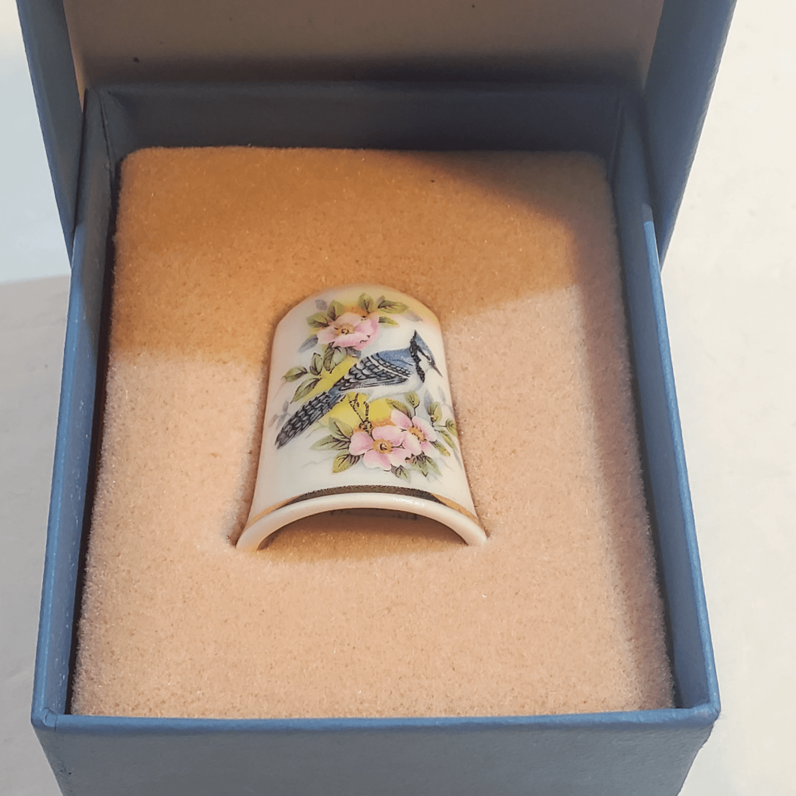 Vintage Royal Georgina Fine Bone China Blue Jay Flowers Floral Thimble Canada