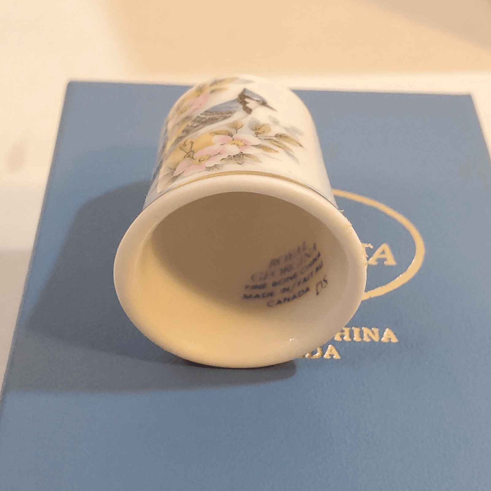Vintage Royal Georgina Fine Bone China Blue Jay Flowers Floral Thimble Canada - Thumbnail 6