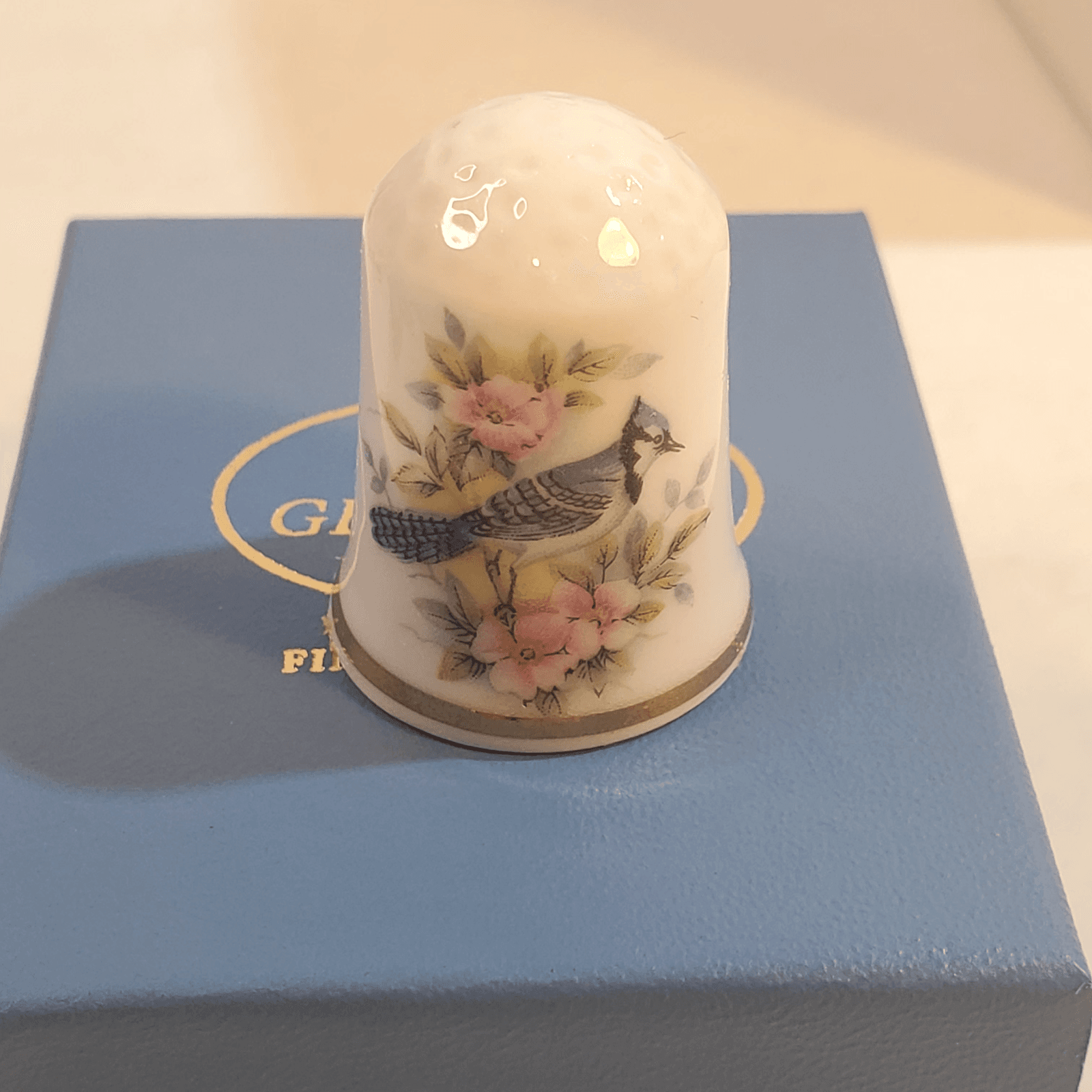Vintage Royal Georgina Fine Bone China Blue Jay Flowers Floral Thimble Canada - Thumbnail 3