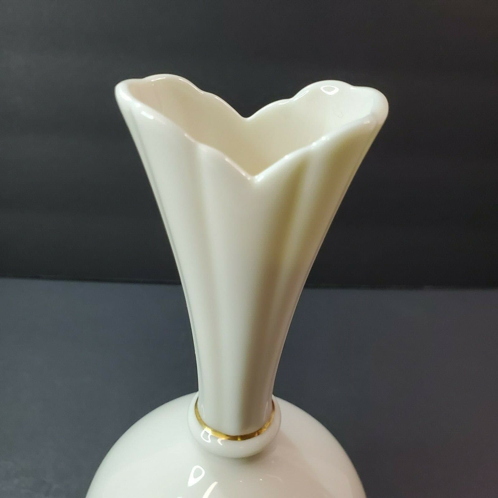 Vintage LENOX Bud Vase RHODORA Pattern Cream w/ Rose & Gold Trim 8" - Thumbnail 5