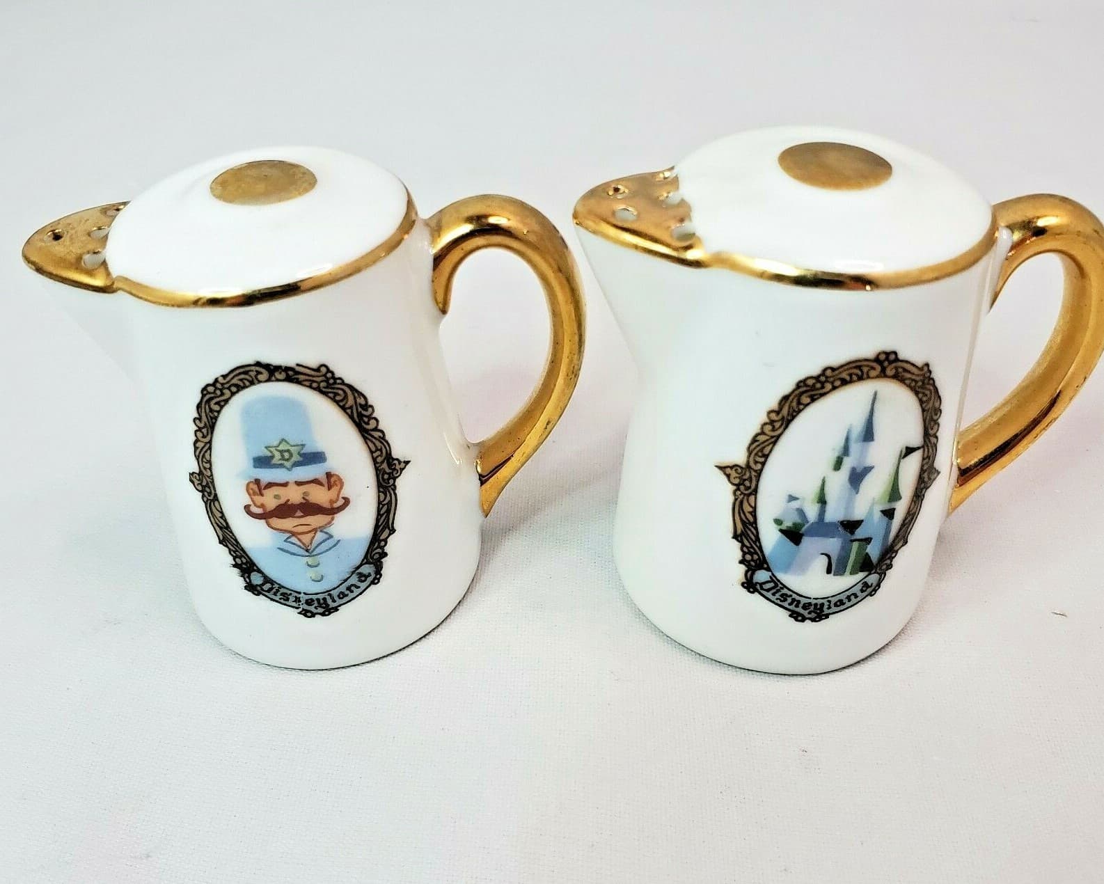 Disneyland Teapot Coffee Pot Salt & Pepper Shakers Walt Disney Productions Japan - Thumbnail 2