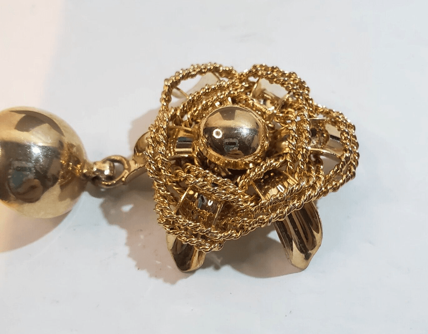 Vintage Art Deco Gold Tone Clip On Earrings Spider Web Look Design - Thumbnail 5