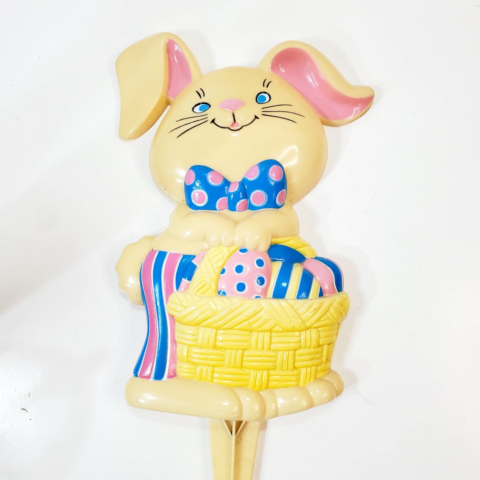 Vintage New Designs Plastic Yard Bunny Easter Outdoor Decor 13” Tall Spring - Thumbnail 3
