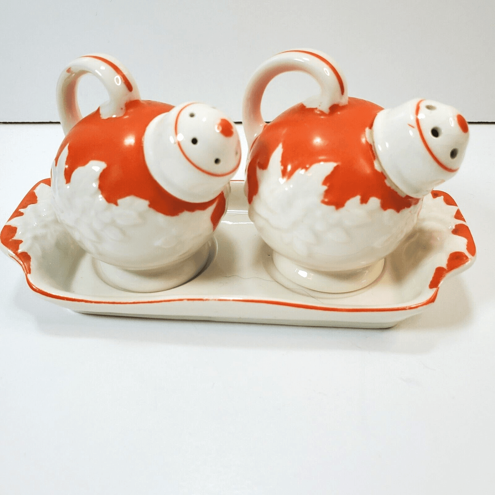 Vtg The Hinode Orange Salt Pepper Shaker on 6” Tray Japan 1950’s Cottage Retro