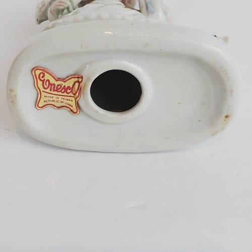 Vintage Enesco Girl holding flowers present standing with kitten 4.5” Figurine - Thumbnail 7