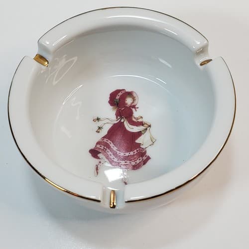 Vintage Holly Hobbie A Christmas Keepsake Mauve/Pink Girl Porcelain Ashtray